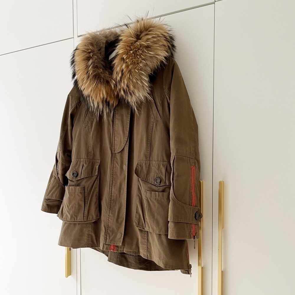STUNNING parka with fur collar and contrasting zippers - Picture 3 of 13